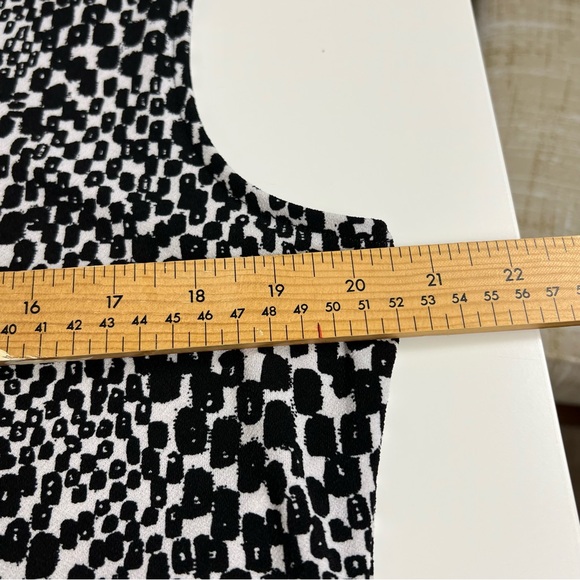 Adrienne Vittadini Black and White Patterned Blouse size XL - Picture 5 of 6